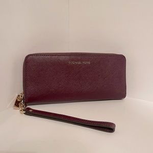 MICHAEL KORS Jet Set Burgundy Wallet. NWOT